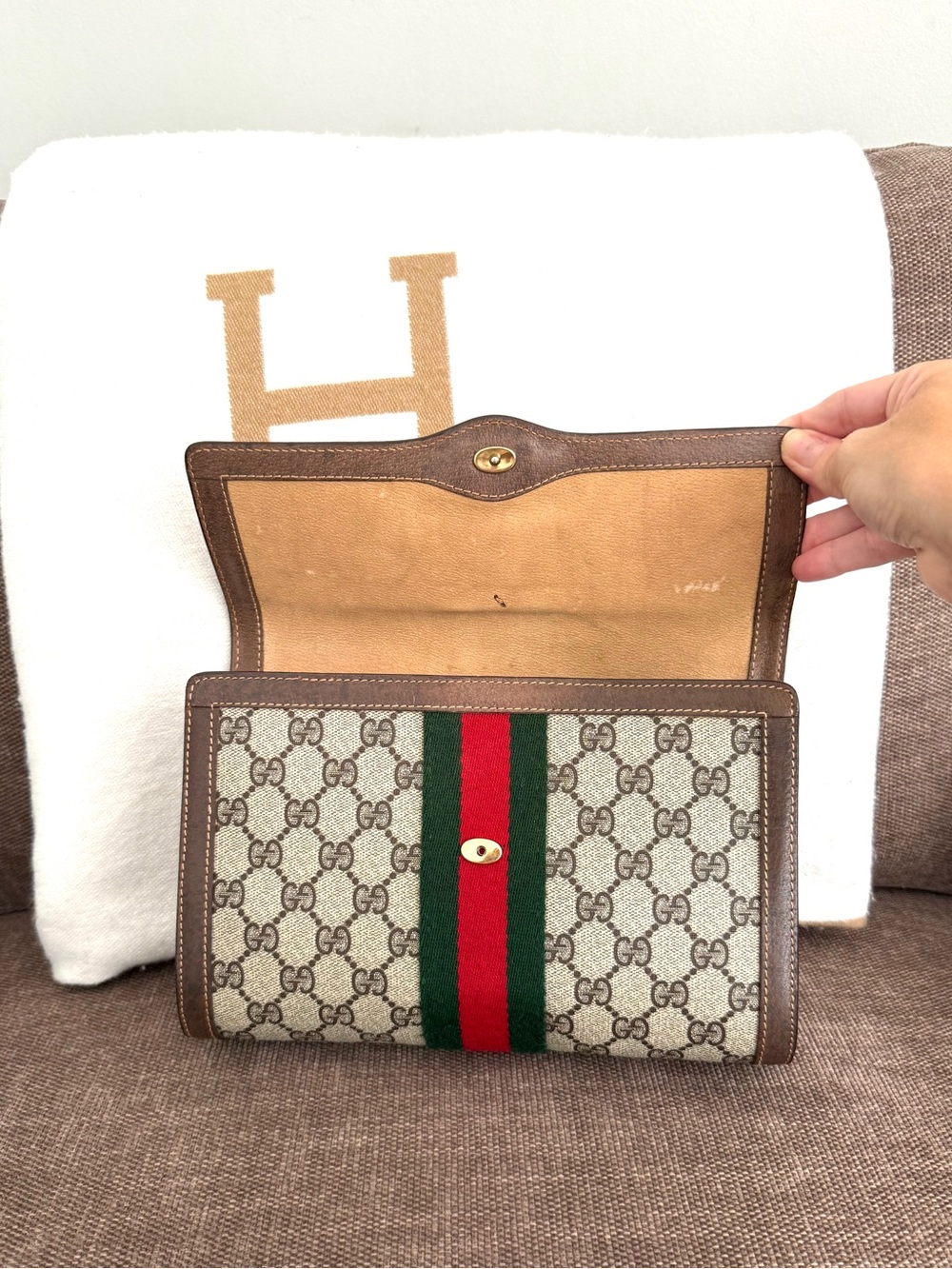 Authentic Gucci supreme monogram canvas clutch bag brown leather - Picture 4 of 16